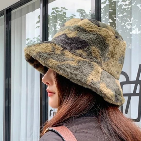 [New] camo fur bucket hat - Picture 4 of 8